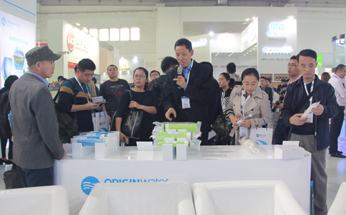 在线精品亚洲一区二区绿巨人