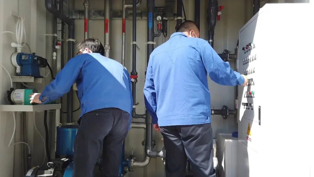 在线精品亚洲一区二区绿巨人