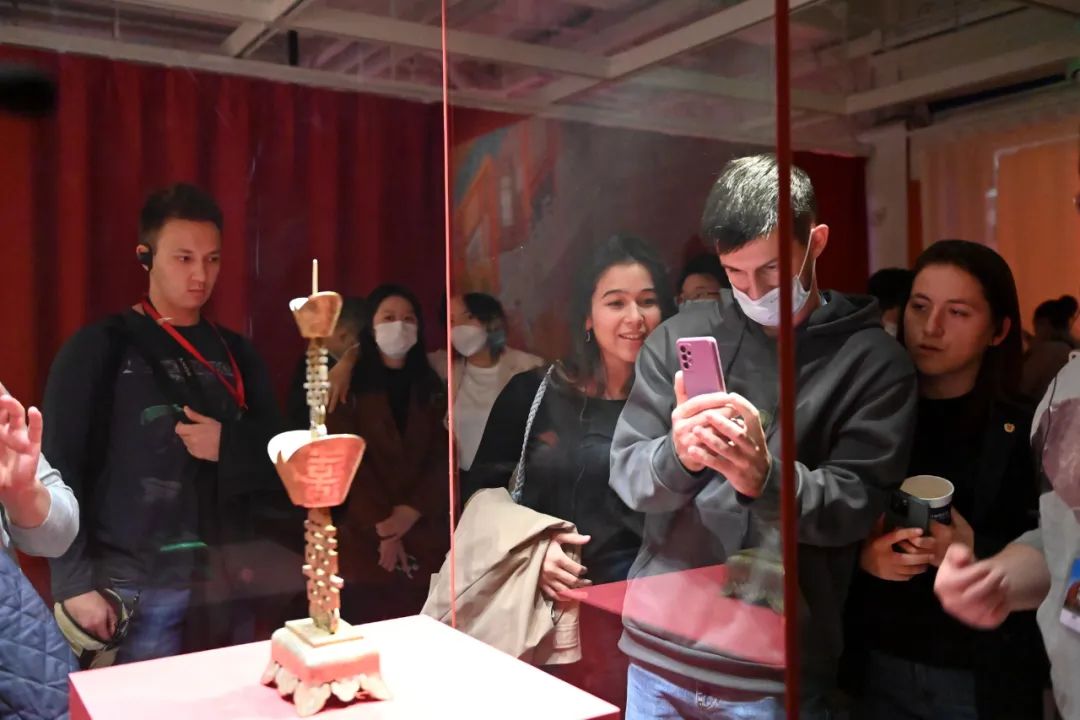 在线精品亚洲一区二区绿巨人